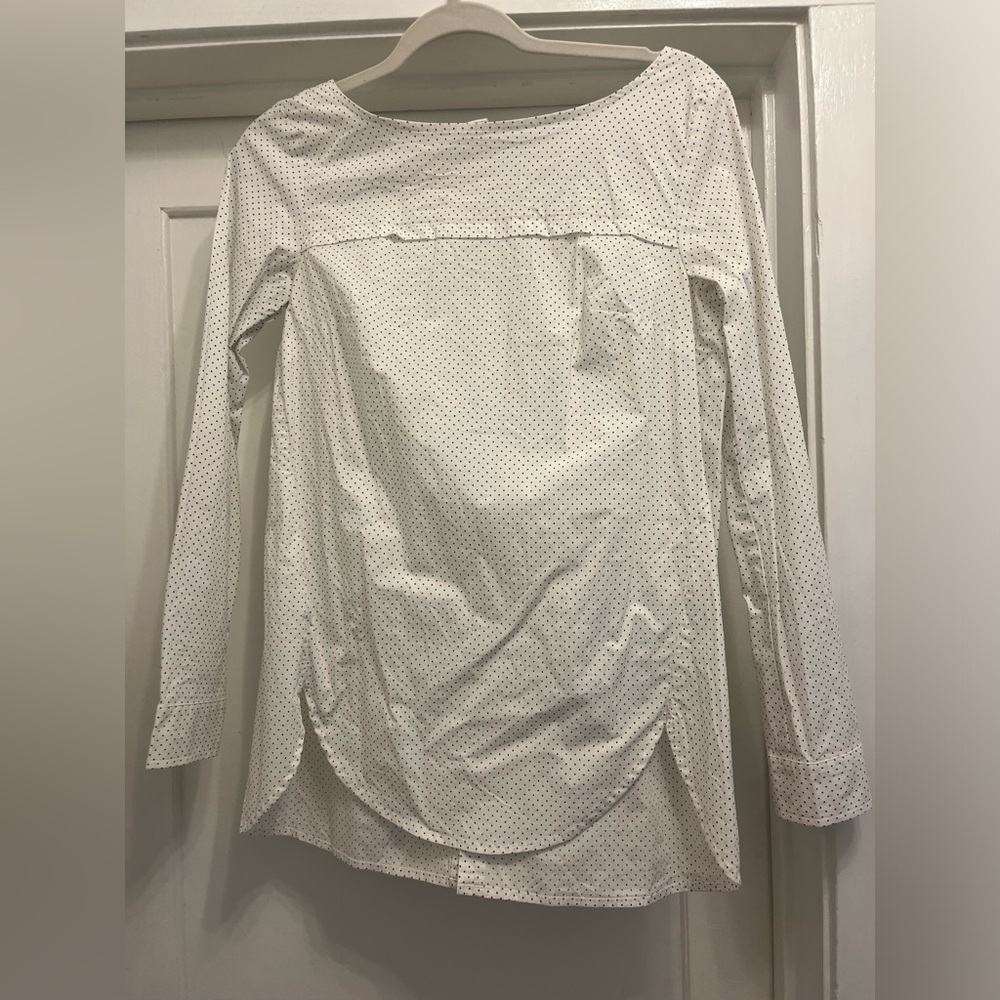 Structured white Ann Taylor blouse with small black polkadots, size XS
